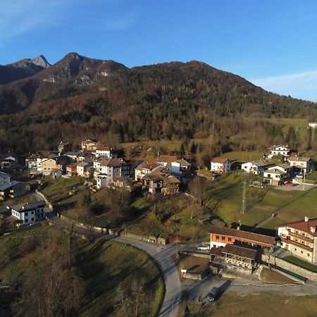 La Farie Panzió Mediis Kültér fotó